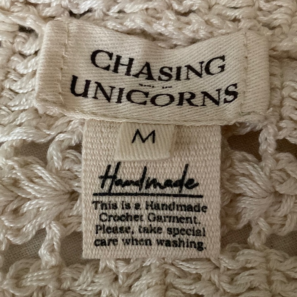 Chasing Unicorns 🐚🩵 More Than A Feeling Crochet Camisole sz M - Picture 16 of 17